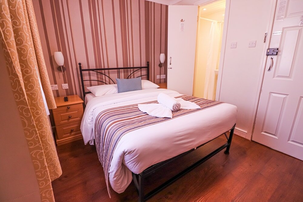 Фото The Fairway Hotel