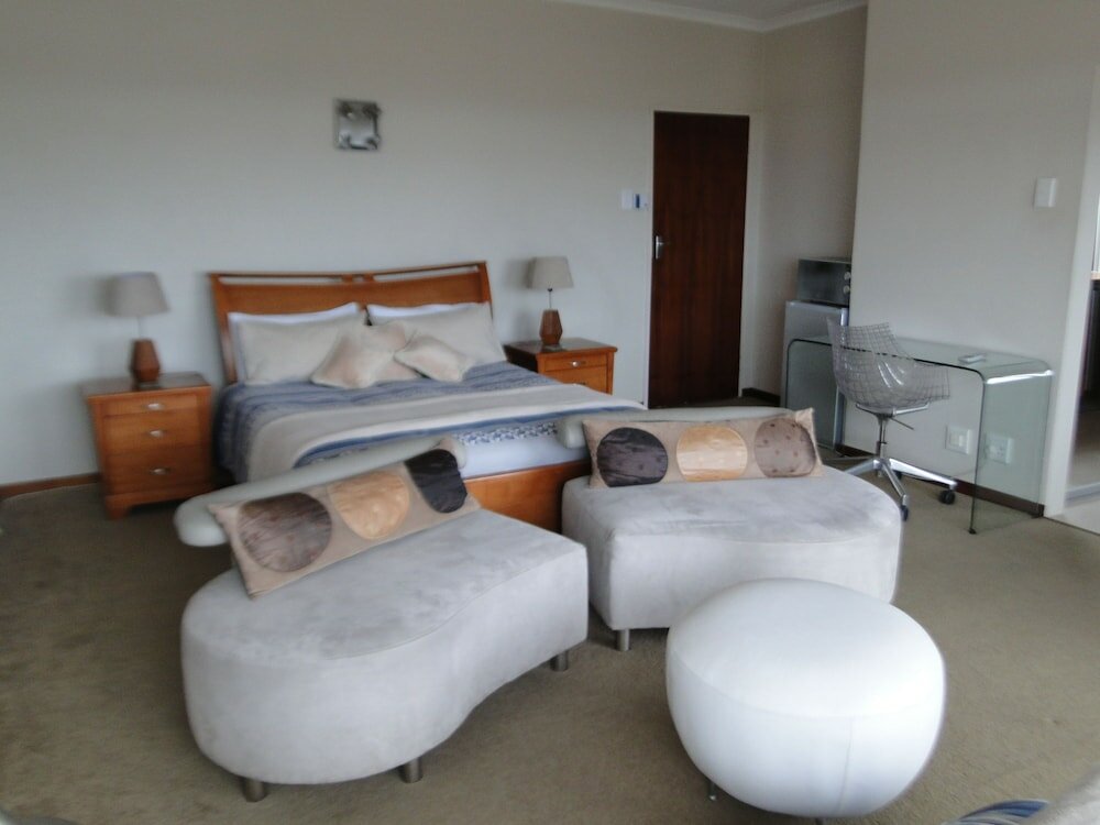 Фото Bluewater Beach Accommodation
