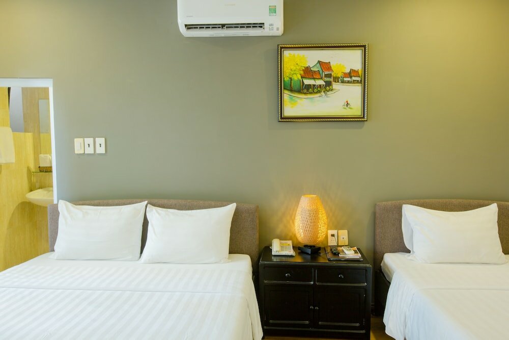 Фото Nha Trang Beach Hotel