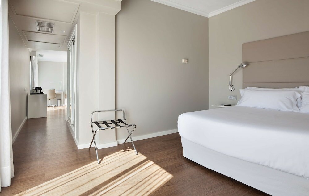 Фото Отель Nh Las Palmas Playa las Canteras