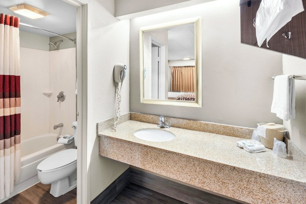 Фото Red Roof Inn Indianapolis North - College Park