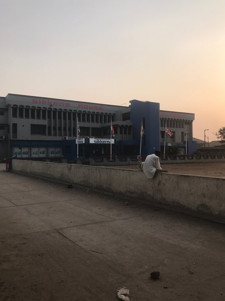 Art supplies and crafts Sikkens House, Accra, photo