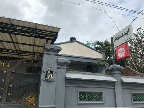 Гостиница Puri Kusuma Guest House в Табанане