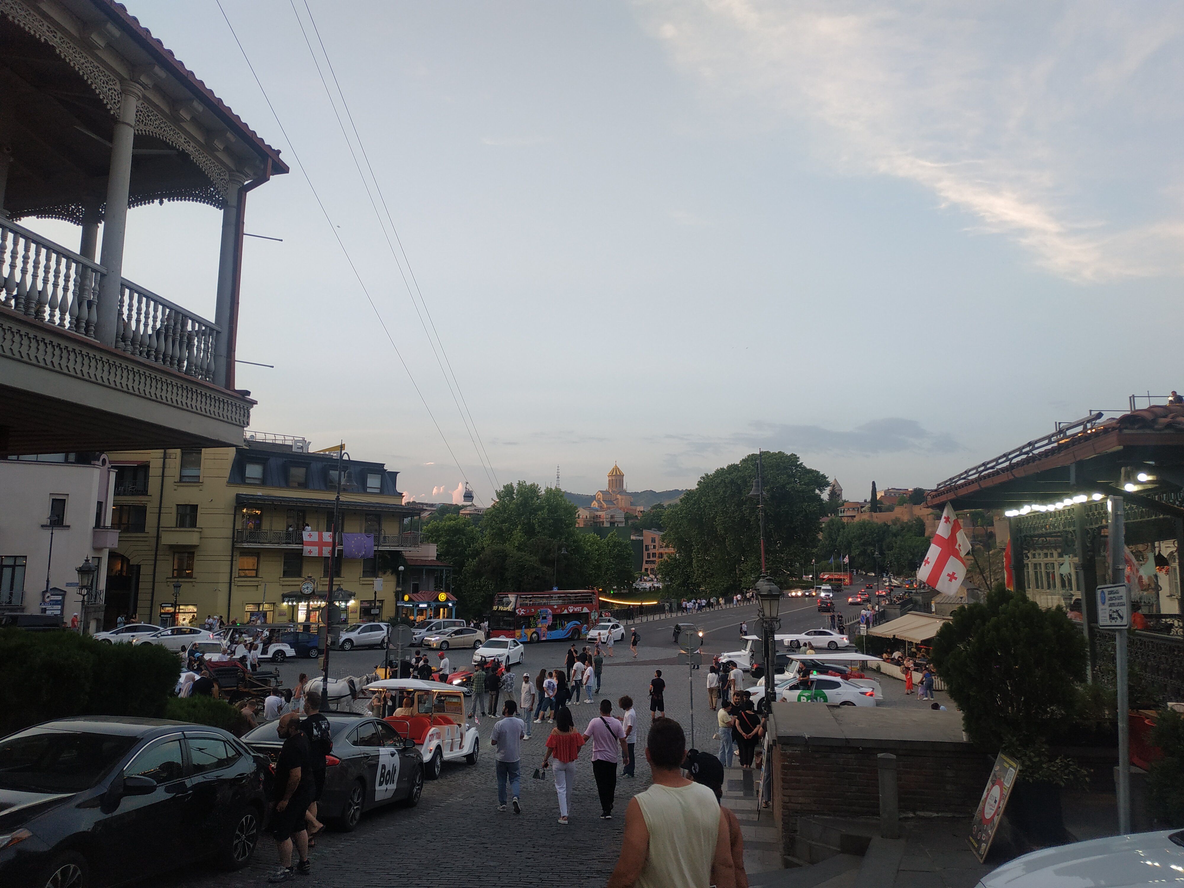 Фото New Metekhi