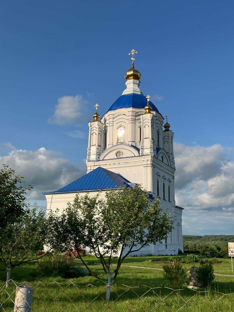 كنيسة أرثوذكسية Voskreseniya Slovuschego v Retyazhi Church ، مقاطعة أوريول، صورة