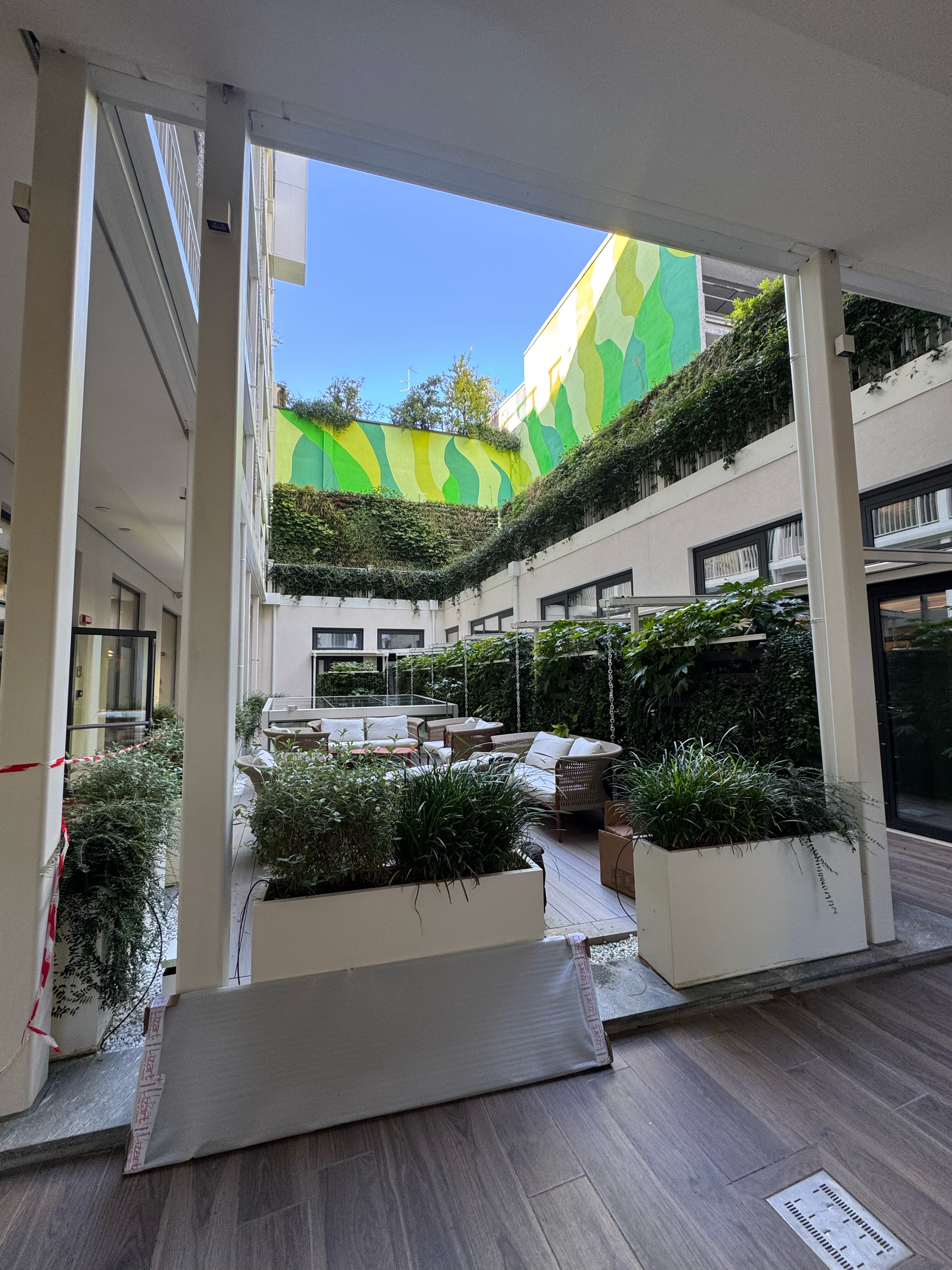 Фото отеля 2