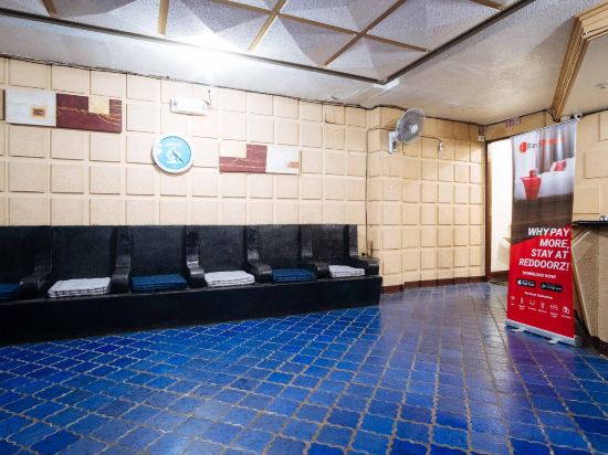 Фото RedDoorz @ Downtown Bacolod