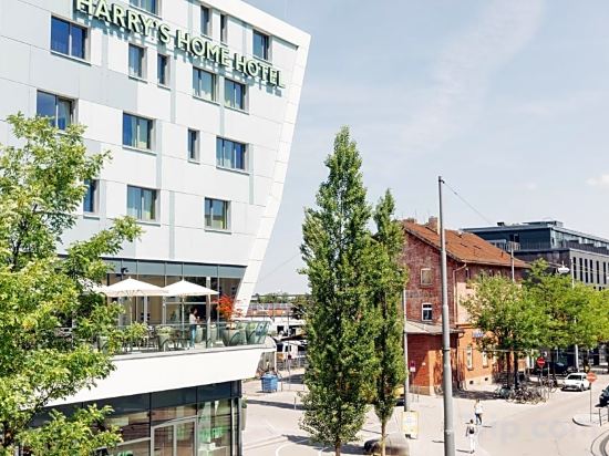 Фото Harry’s home München Moosach hotel & apartments