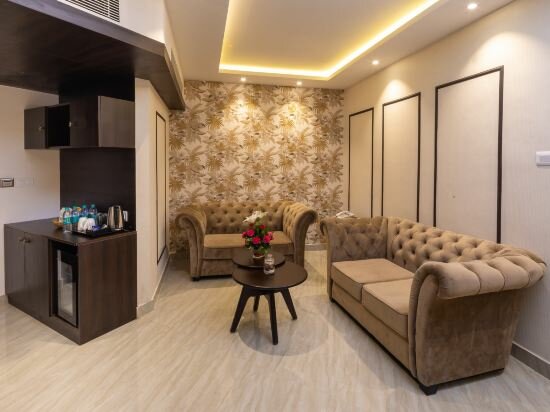 Фото Goldfinch Hotel Mangalore