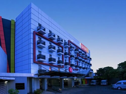 Гостиница Amaris Hotel - Bandara Soekarno Hatta в Тангеранге