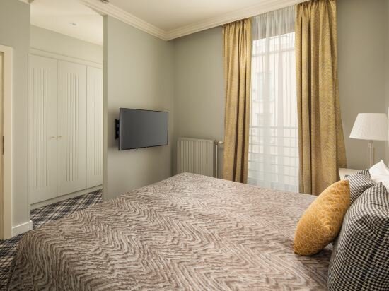 Фото Mamaison Residence Izabella Budapest