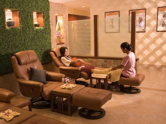 Фото Zenith Sukhumvit Hotel