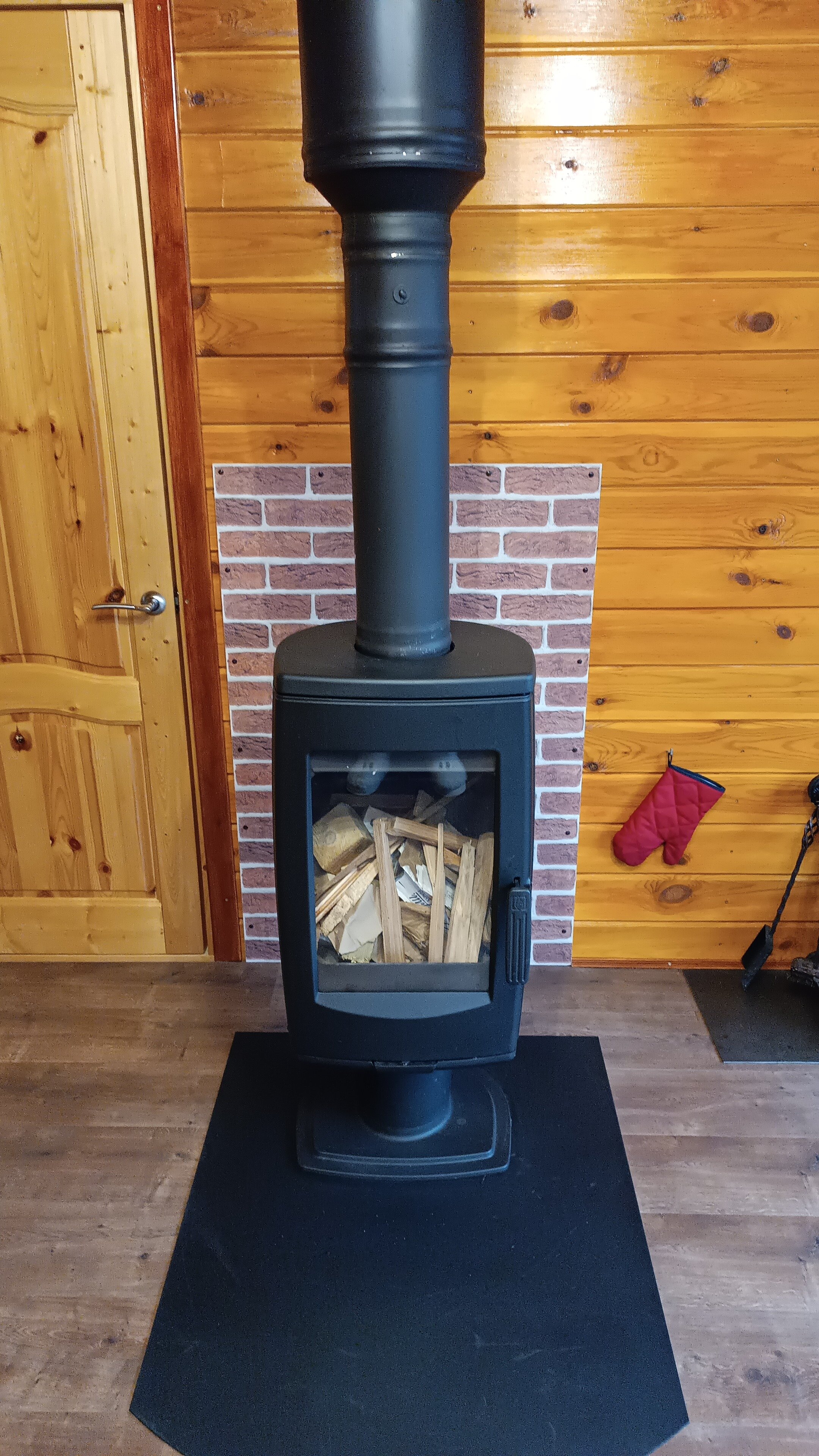 Фото Домик на горке