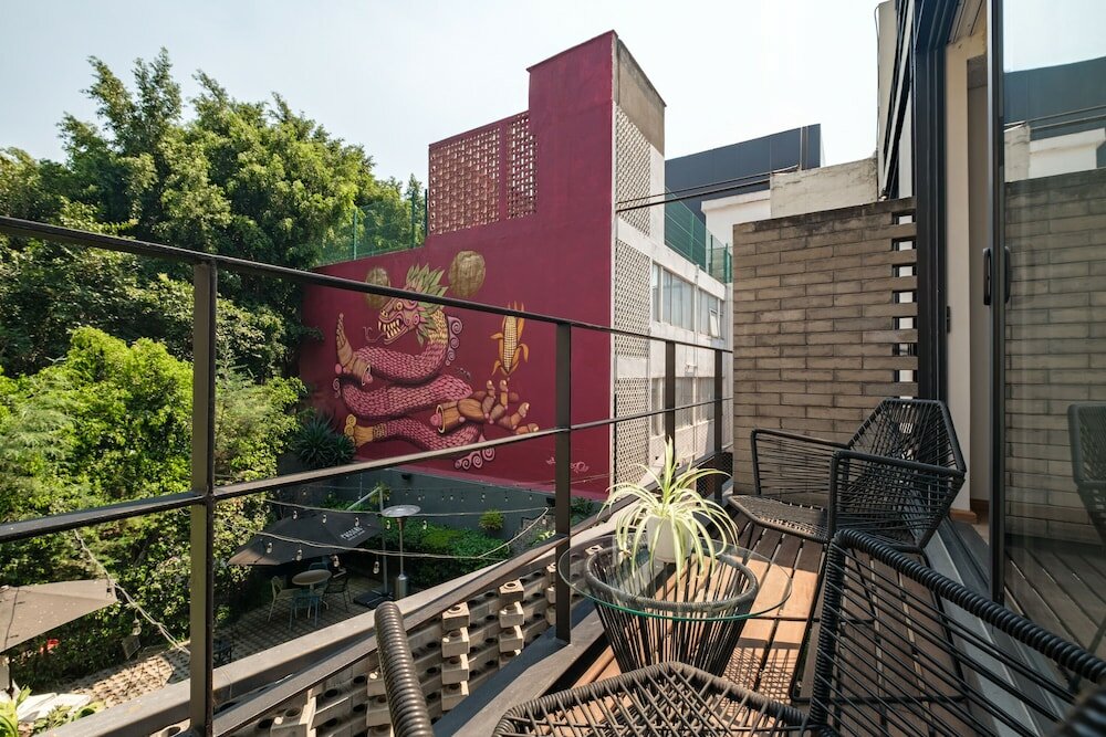 Фото Pug Seal Polanco Allan Poe