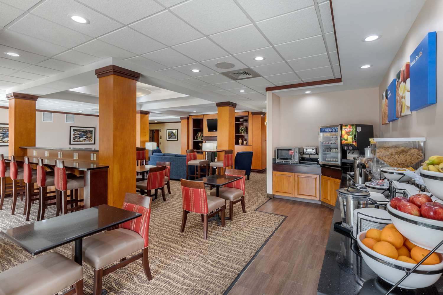 Фото Comfort Inn & Suites