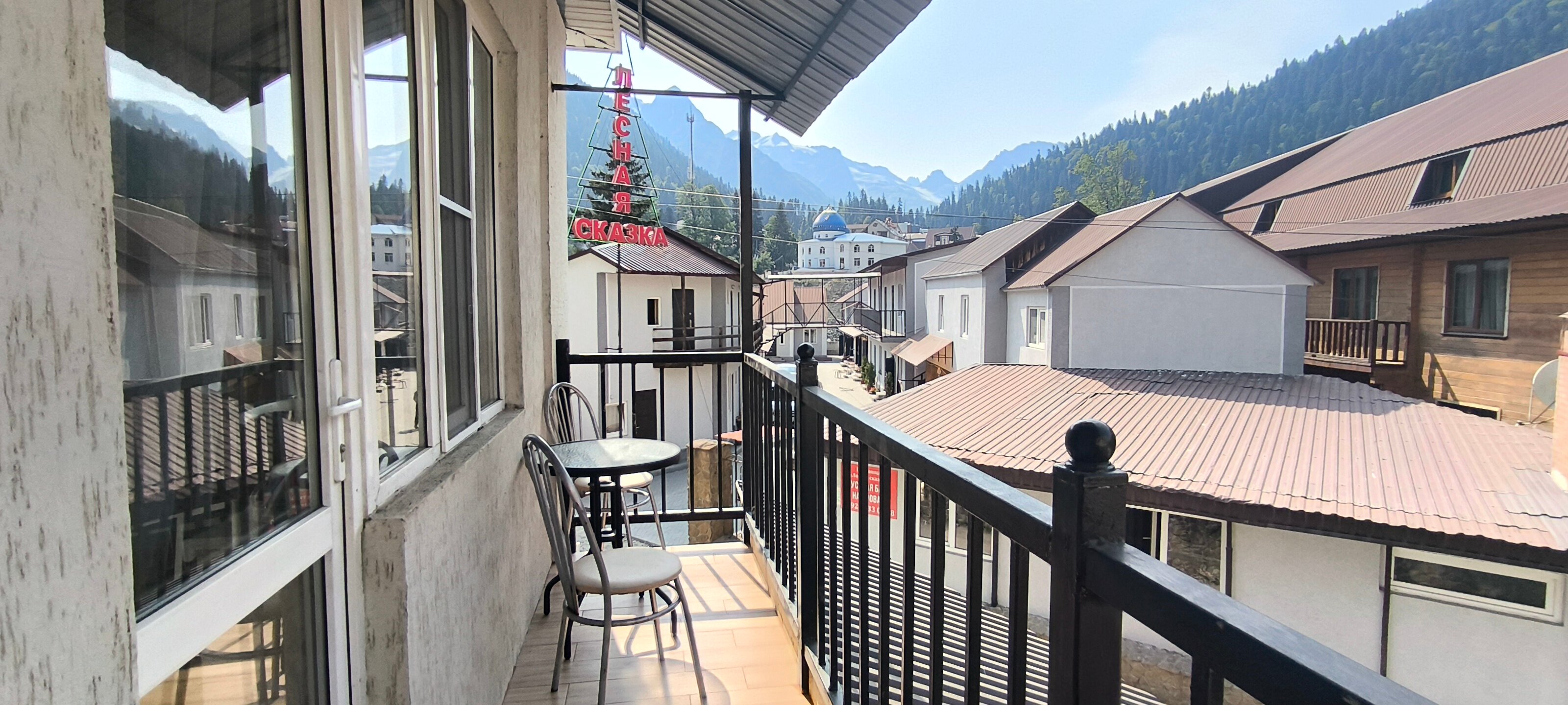 Фото отеля 1