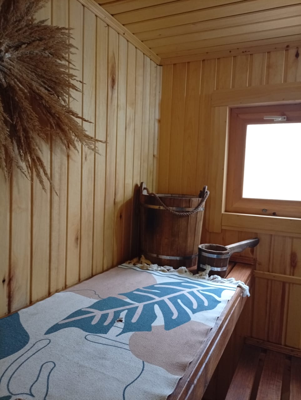 Фото Дом у озера в лесу