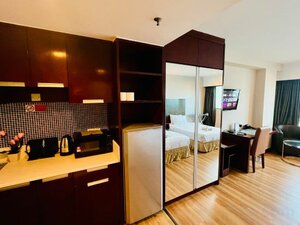 Royal Crown Scsp 1067 Kk Cbd near Imago (South china sea places suites lorong ming garden), hotel