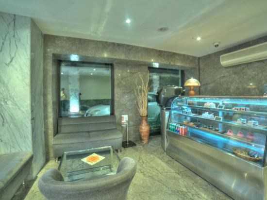 Фото Goldfinch Hotel Mumbai