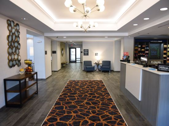 Фото Hampton Inn & Suites Lenoir