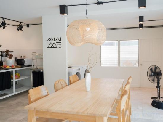 Фото Mini-me Hubs - Charm Suites in Old City