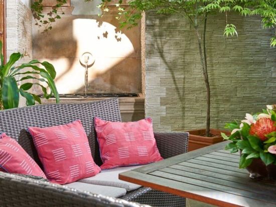 Фото Golden Well Hotel