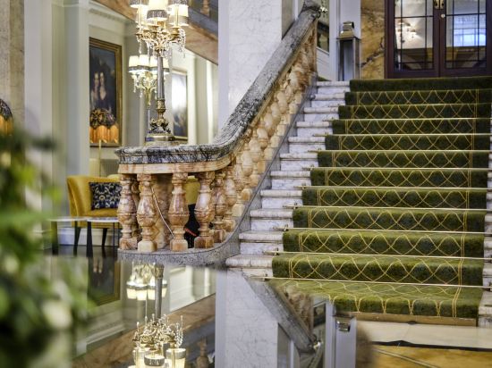 Фото Отель The Clermont London