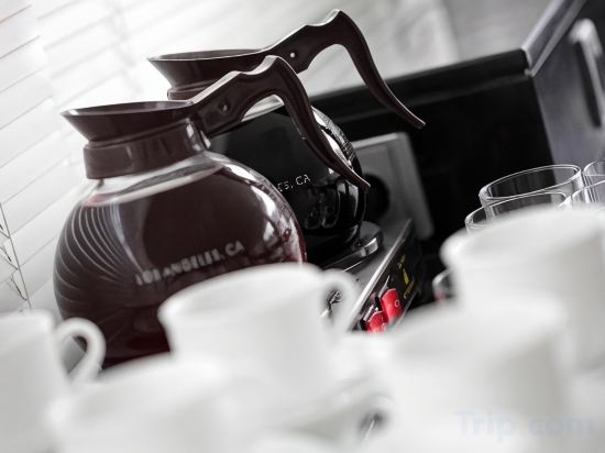 Фото Amaris Hotel Bekasi Barat