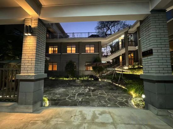 Фото Lin'an Academic Exchange Center