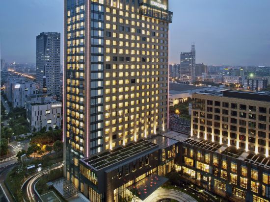 Фото Renaissance Shanghai Caohejing Hotel