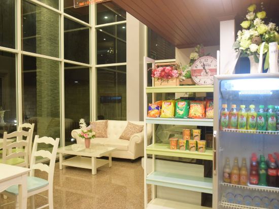 Фото Peak Boutique City Hotel