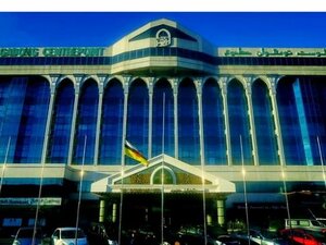 Гостиница The Centrepoint Hotel