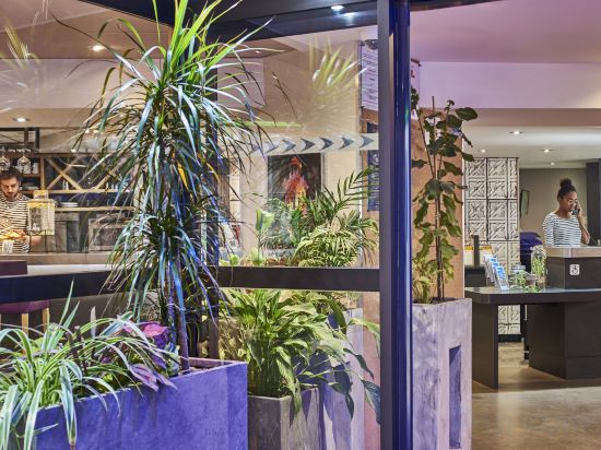 Фото Campanile Lyon Centre Berges du Rhône