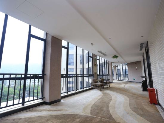 Фото Auden International Hotel