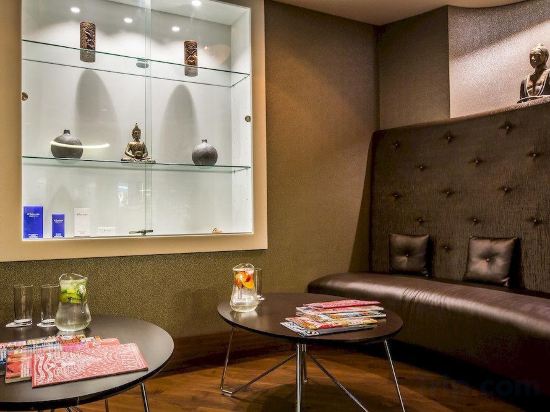 Фото Holiday Inn London - Kensington High St., an Ihg Hotel