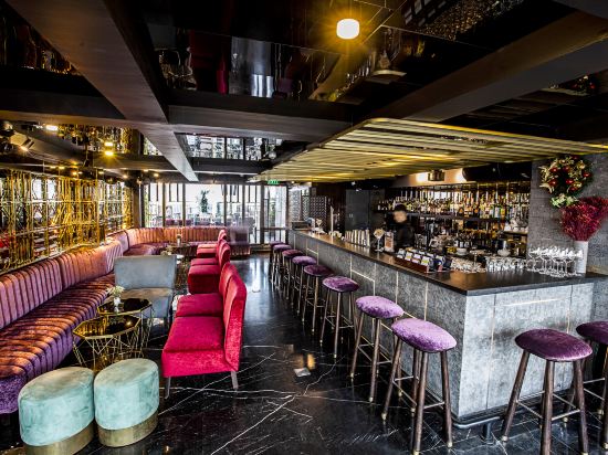 Фото The Chi Boutique Hotel