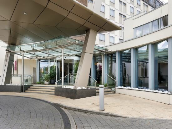 Фото Crowne Plaza London - Gatwick Airport