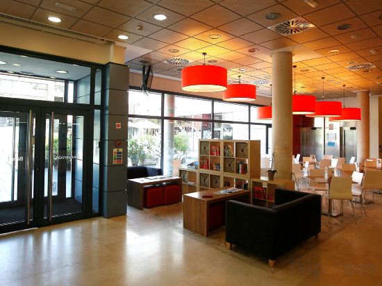 Фото Travelodge Madrid Torrelaguna