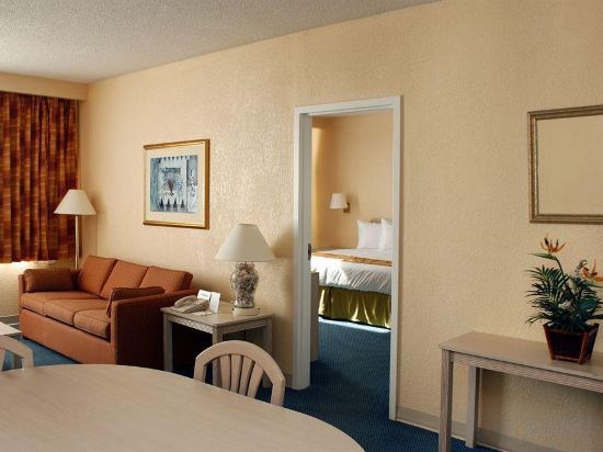 Фото Ramada by Wyndham Kissimmee Gateway