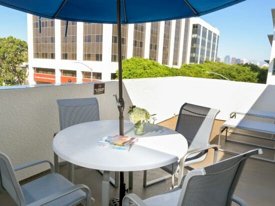 Фото Gateway Hotel Santa Monica