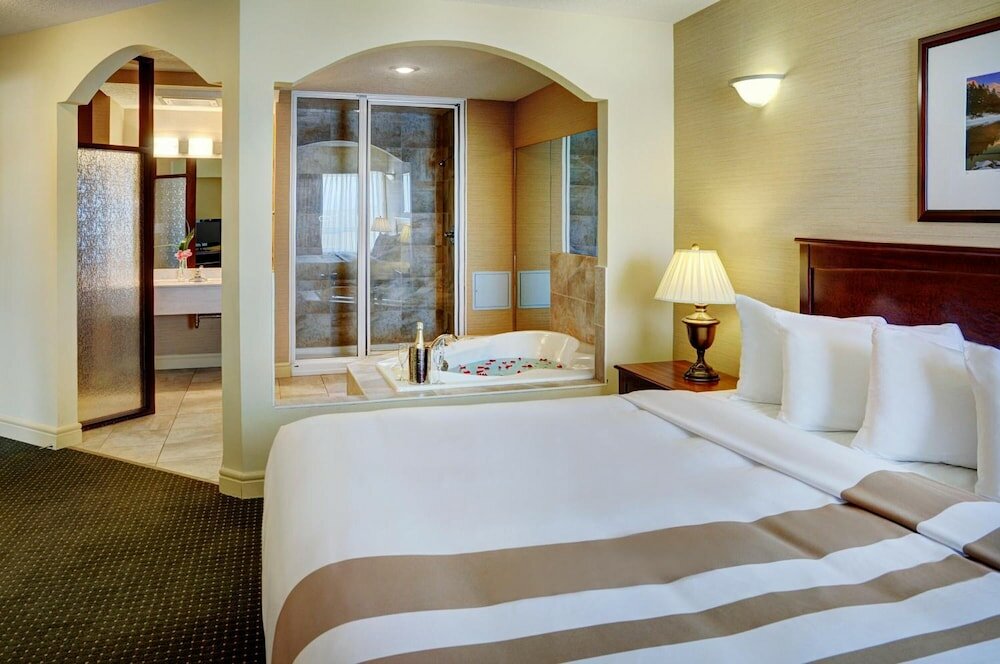 Фото Chateau Nova Kingsway