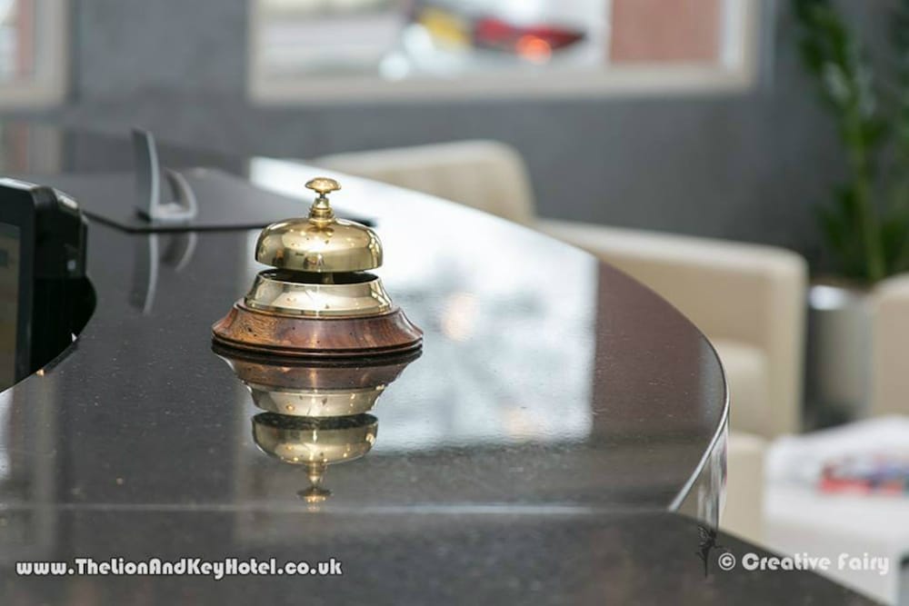 Фото The Lion & Key Hotel