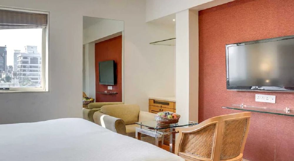 Фото Ramee Guestline Hotel Khar