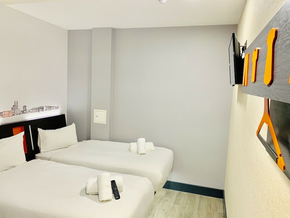 Фото EasyHotel London City Shoreditch