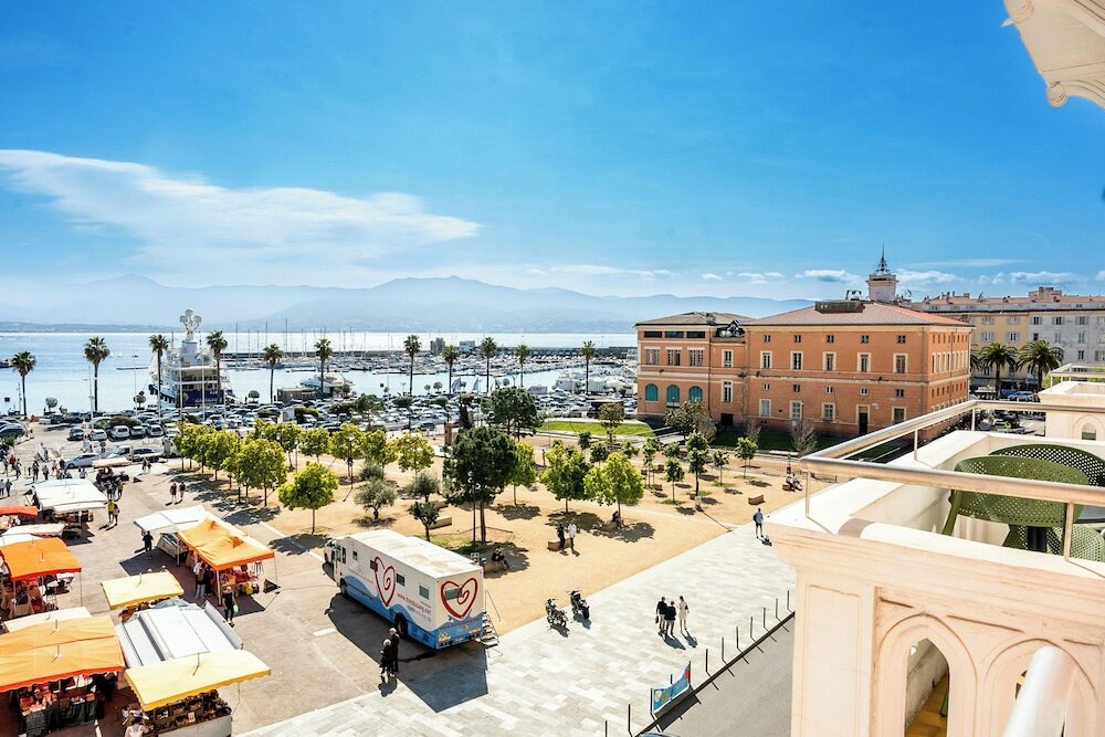 Фото Hotel du Golfe