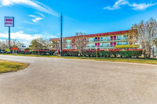 Гостиница Oyo Hotel Houston Southwest I-69 в Стаффорде