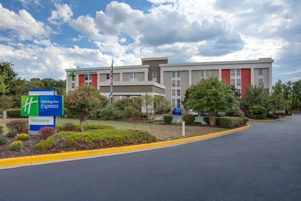 Фото Holiday Inn Express Washington DC East Andrews AFB by IHG