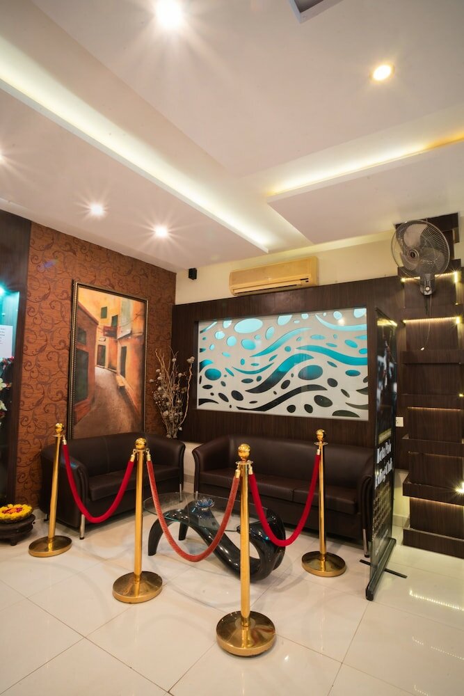 Фото Hotel Flowers Inn