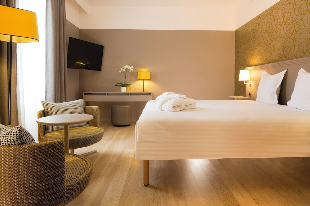 Фото Hôtel Oceania Le Jura Dijon