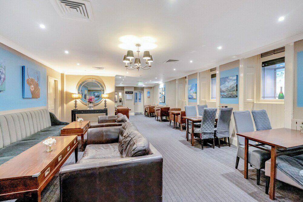 Фото The Landmark Hotel and Leisure Club